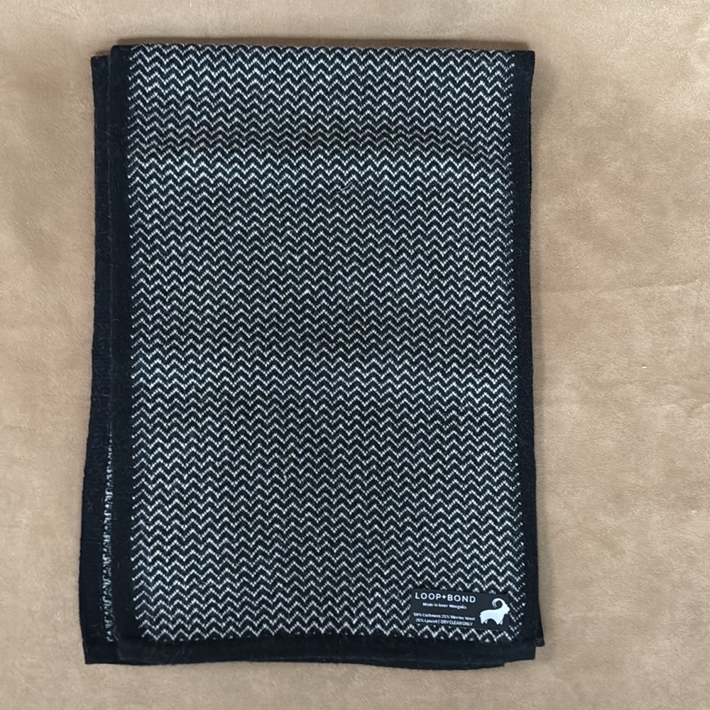 Bond & Loop Cashmere & Merino Wool Geometric Harper Scarf